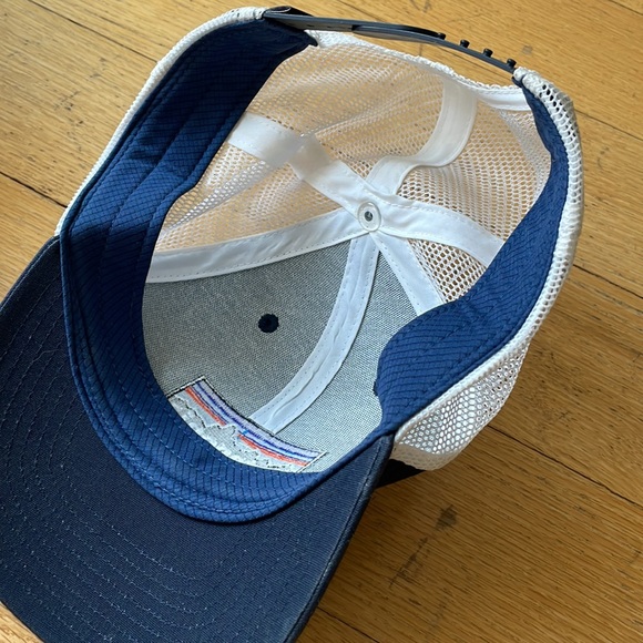 Patagonia kids (adjustable) tracker hat - Picture 3 of 4